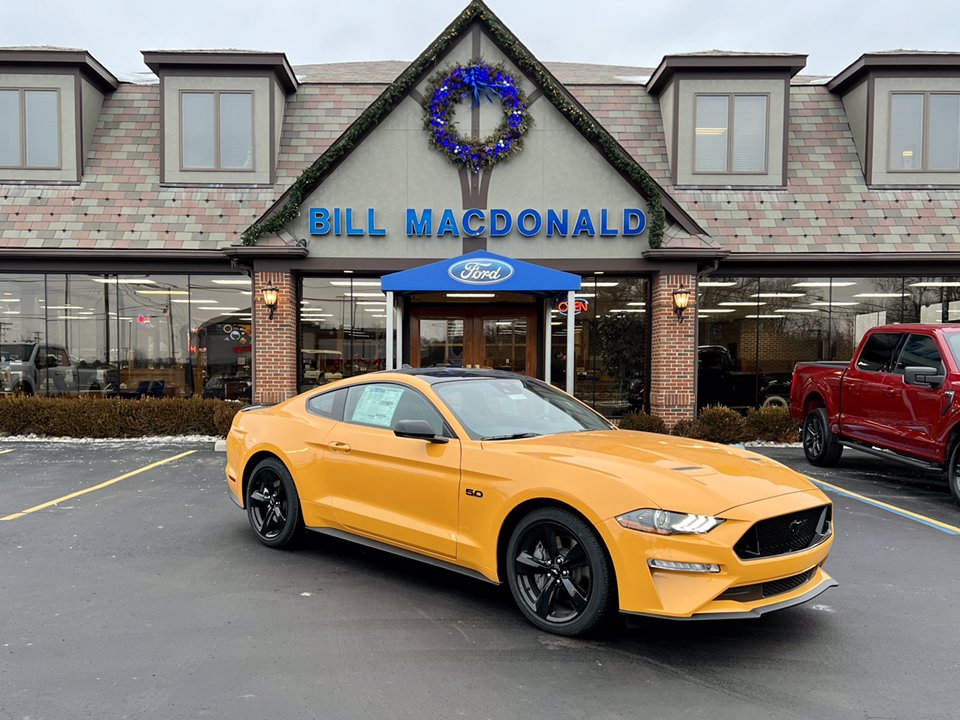 Cyber Orange 2022 Ford Mustang
