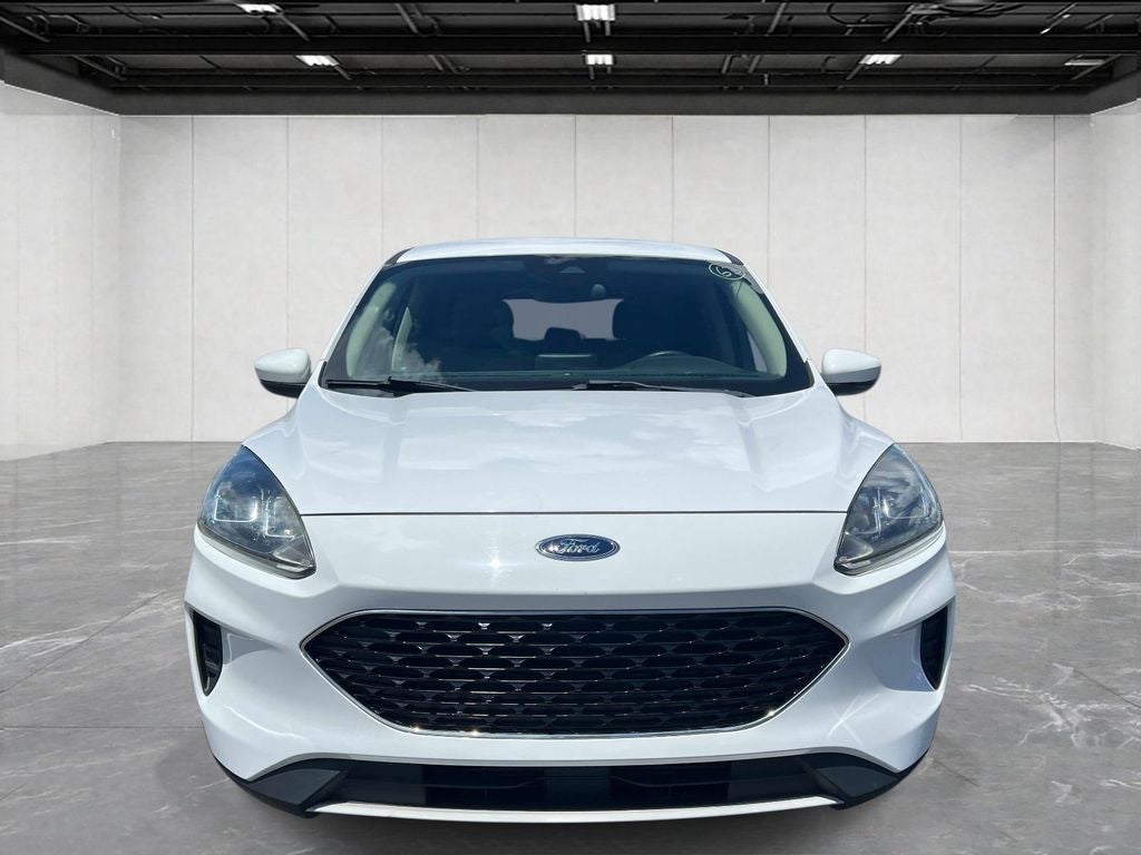 Used 2020 Ford Escape SE with VIN 1FMCU9G6XLUA29921 for sale in Saint Clair, MI