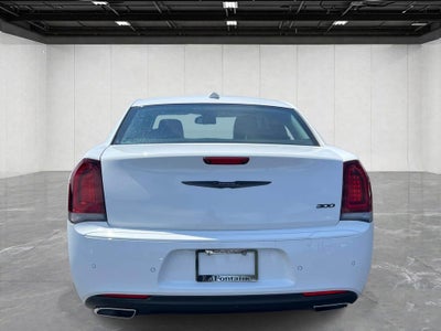 2022 Chrysler 300 Touring