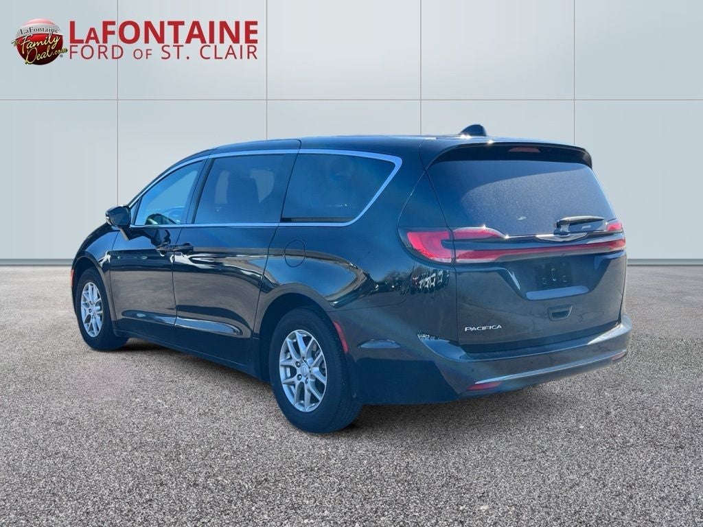 2025 Chrysler Pacifica Select