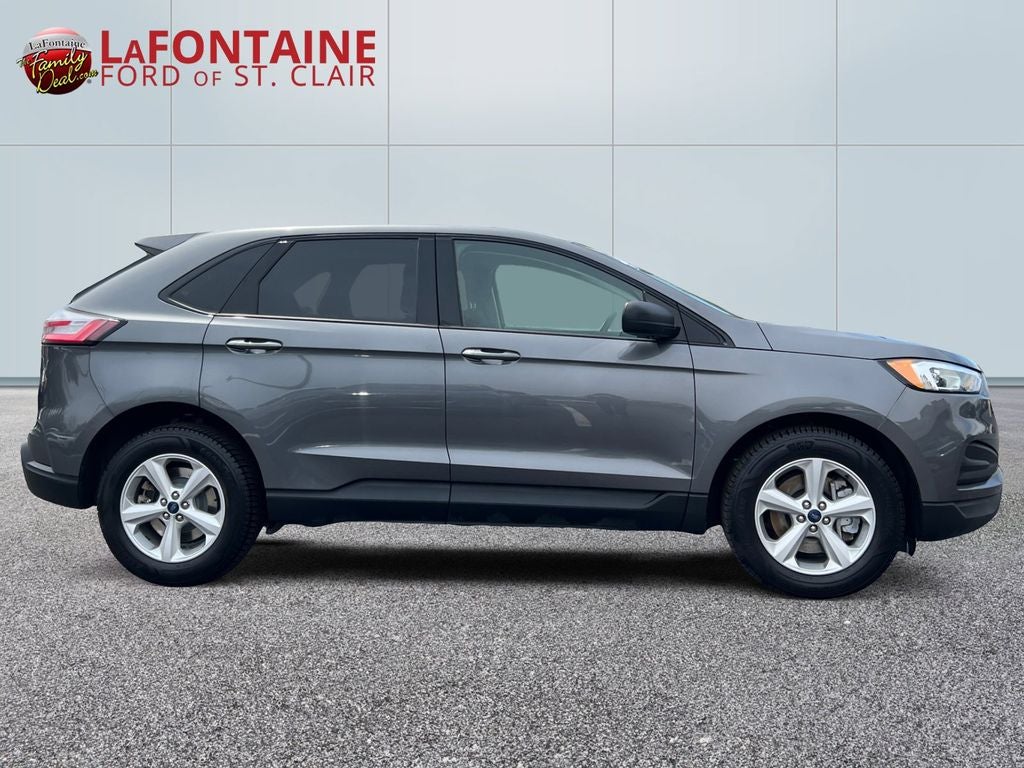 2022 Ford Edge SE