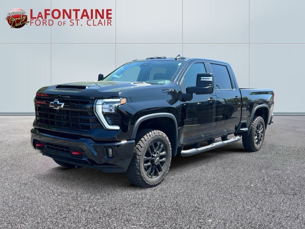2025 Chevrolet Silverado HD LT 4WD Crew Cab Standard Box SRW's photo