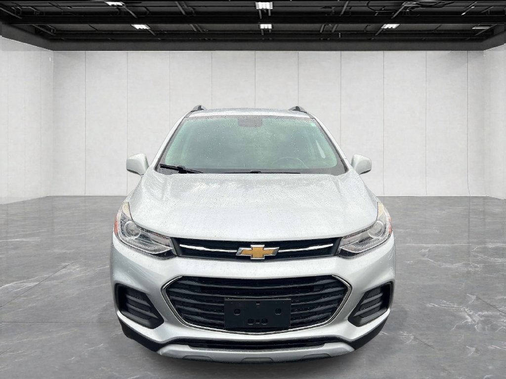 Used 2020 Chevrolet Trax LT with VIN KL7CJPSB2LB030253 for sale in Saint Clair, MI