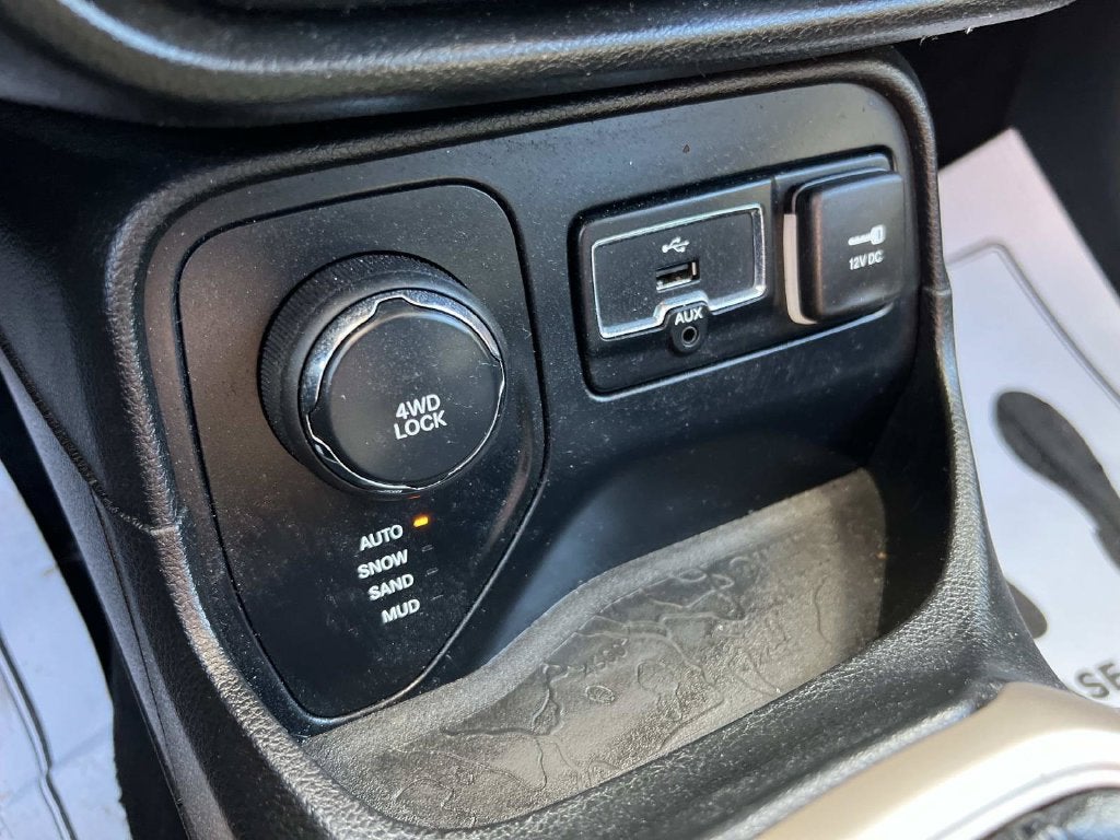 2016 Jeep Renegade Latitude 75th Anniversary Edition