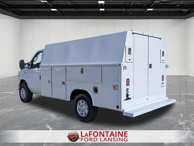 2027 Ford E-350SD Base Cutaway