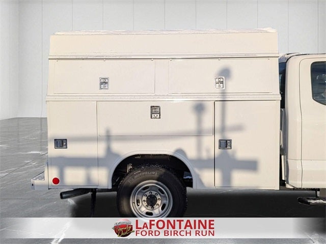 2025 Ford F-250SD XL 8' READING ENCLOSED SERVICE BODY