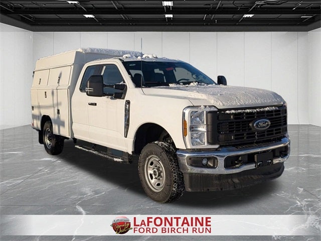 2025 Ford F-250SD XL 8' READING ENCLOSED SERVICE BODY