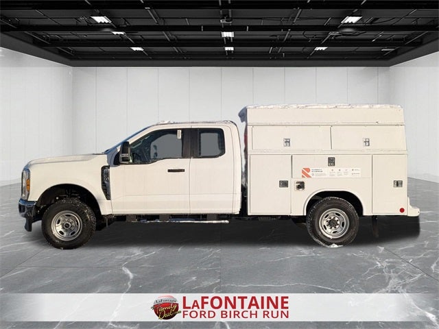 2025 Ford F-250SD XL 8' READING ENCLOSED SERVICE BODY