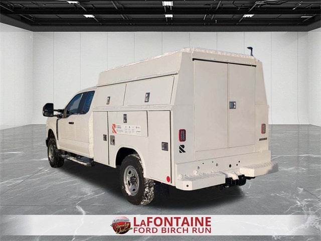 2025 Ford F-250SD XL 8' READING ENCLOSED SERVICE BODY