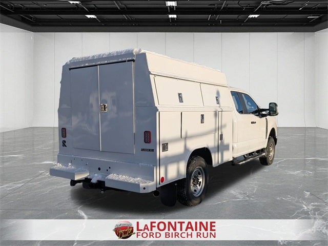 2025 Ford F-250SD XL 8' READING ENCLOSED SERVICE BODY