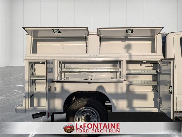 2025 Ford F-250SD XL 8' READING ENCLOSED SERVICE BODY