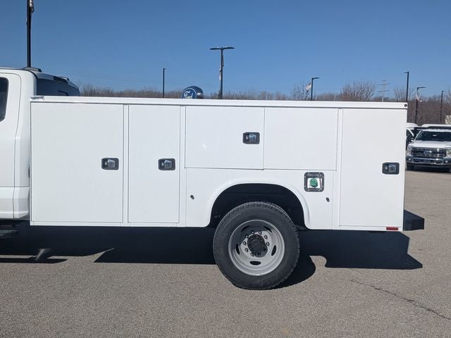 2026 Ford F-550SD DRW