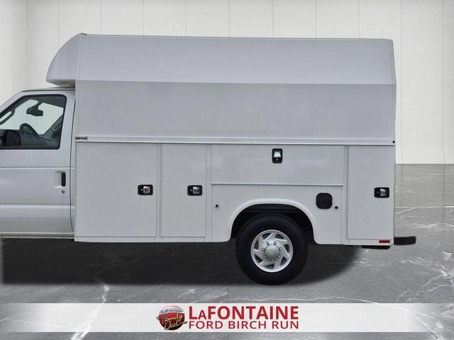 2027 Ford E-350SD Base Cutaway