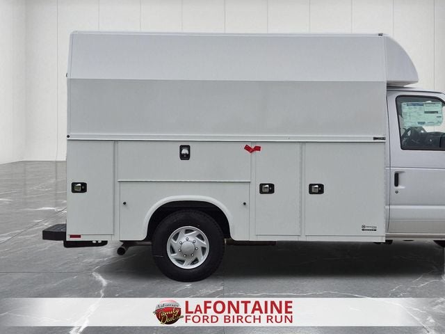 2027 Ford E-350SD Base Cutaway