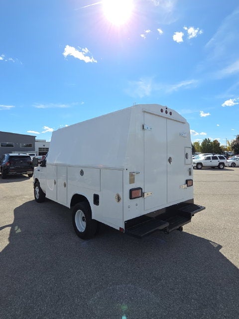 2026 Ford E-350SD Base Cutaway