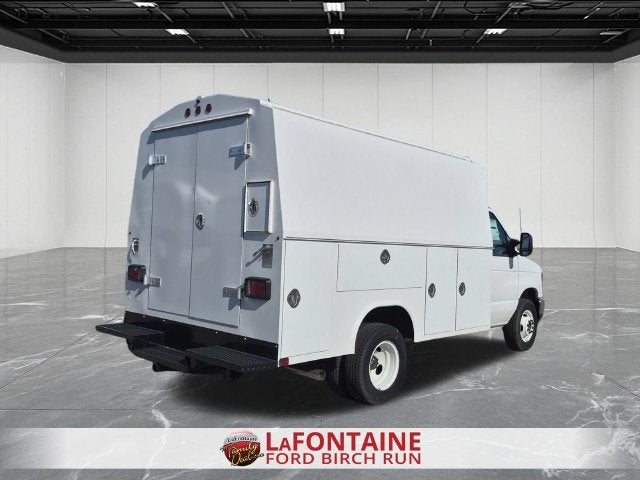 2026 Ford E-350SD Base Cutaway