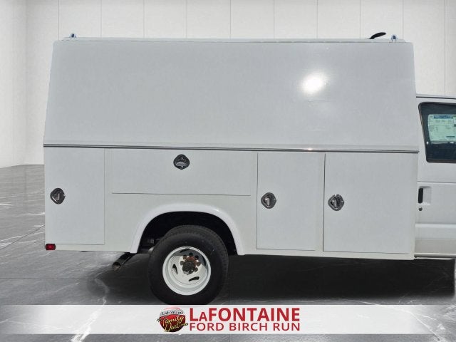 2026 Ford E-350SD Base Cutaway