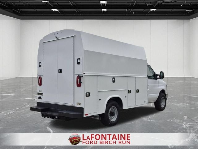2027 Ford E-350SD Base Cutaway