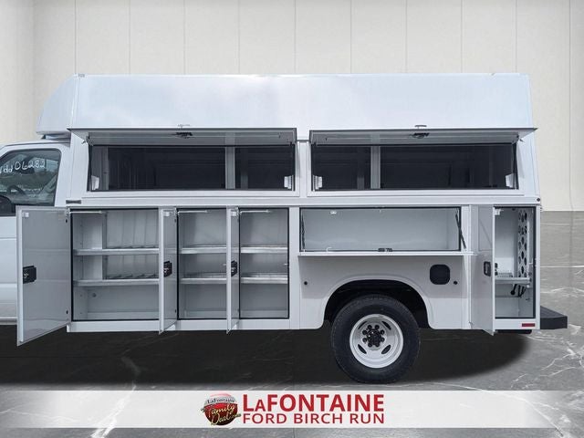 2027 Ford E-450SD KUV