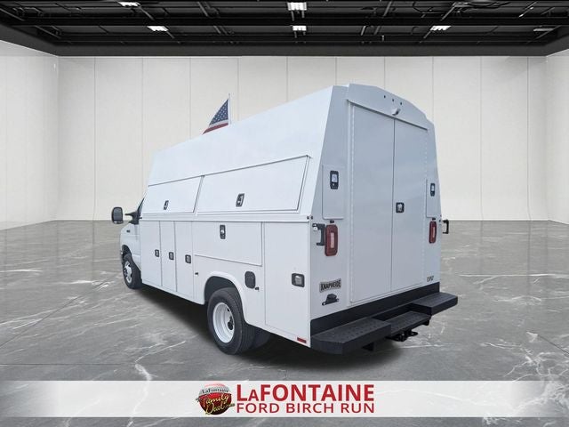 2027 Ford E-450SD KUV