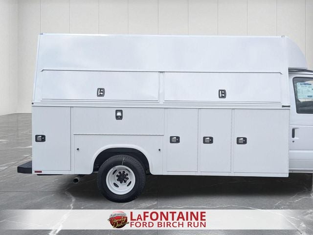 2027 Ford E-450SD KUV