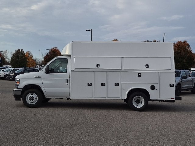 2027 Ford E-450SD Base ENCLOSED SERVICE BODY