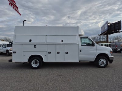 2027 Ford E-450SD Base ENCLOSED SERVICE BODY