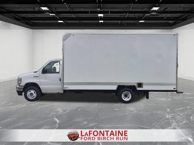 2027 Ford E-450SD Base