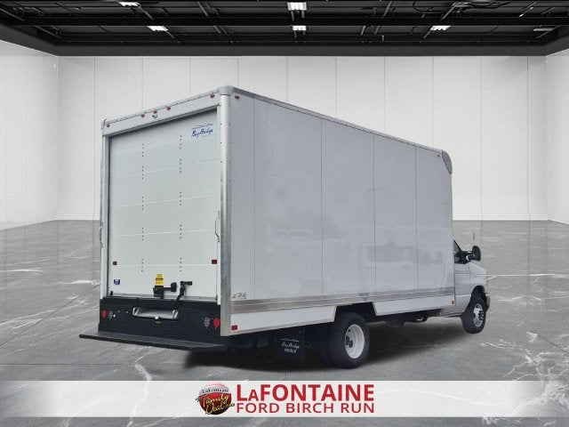 2027 Ford E-450SD Base