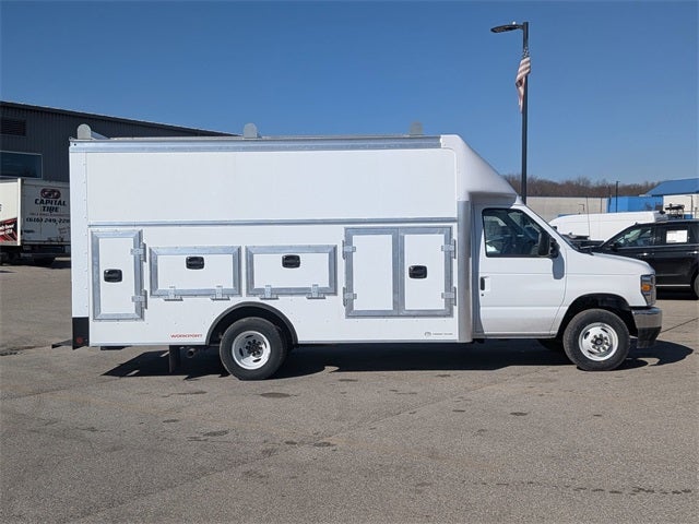 2026 Ford E-450SD Base