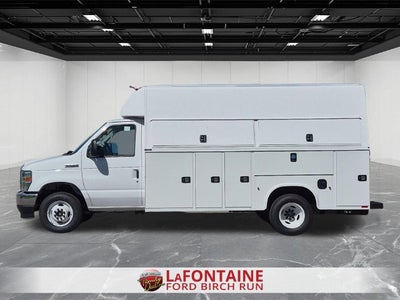 2027 Ford E-450SD Base