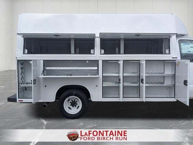 2027 Ford E-450SD KUV