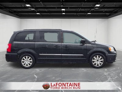2016 Chrysler Town & Country Touring