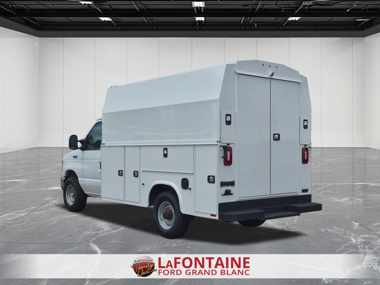 2027 Ford E-350SD Base Cutaway