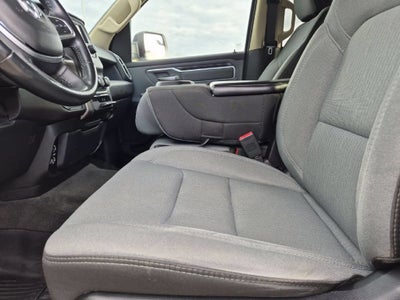 2020 RAM 1500 Big Horn Crew Cab 4x4 5'7" Box
