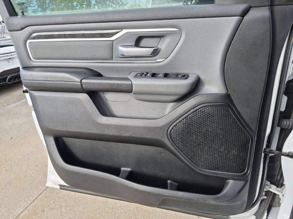 2020 RAM 1500 Big Horn Crew Cab 4x4 5'7" Box