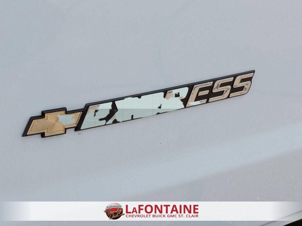 2025 Chevrolet Express Passenger 1LT