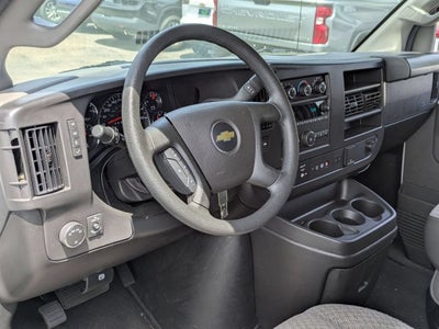 2025 Chevrolet Express Passenger 1LT
