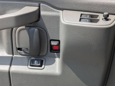 2025 Chevrolet Express Passenger 1LT