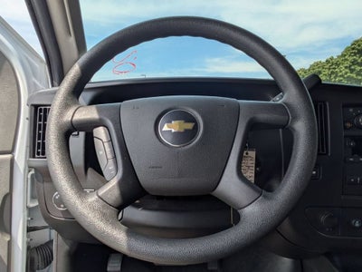 2025 Chevrolet Express Passenger 1LT
