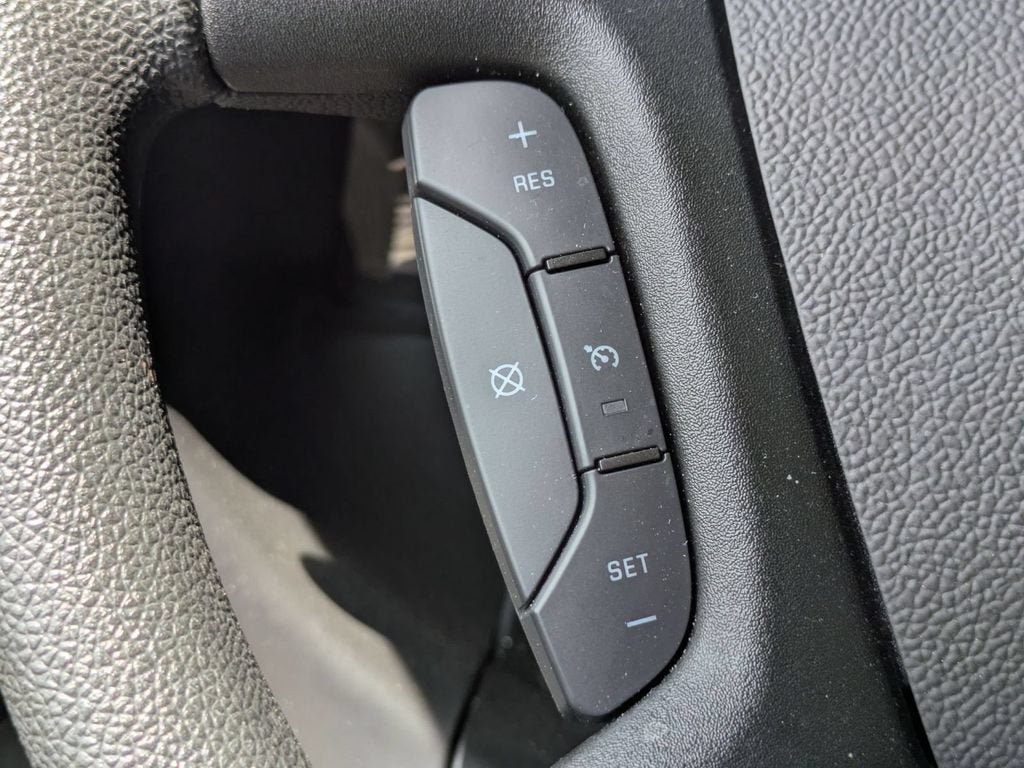 2025 Chevrolet Express Passenger 1LT