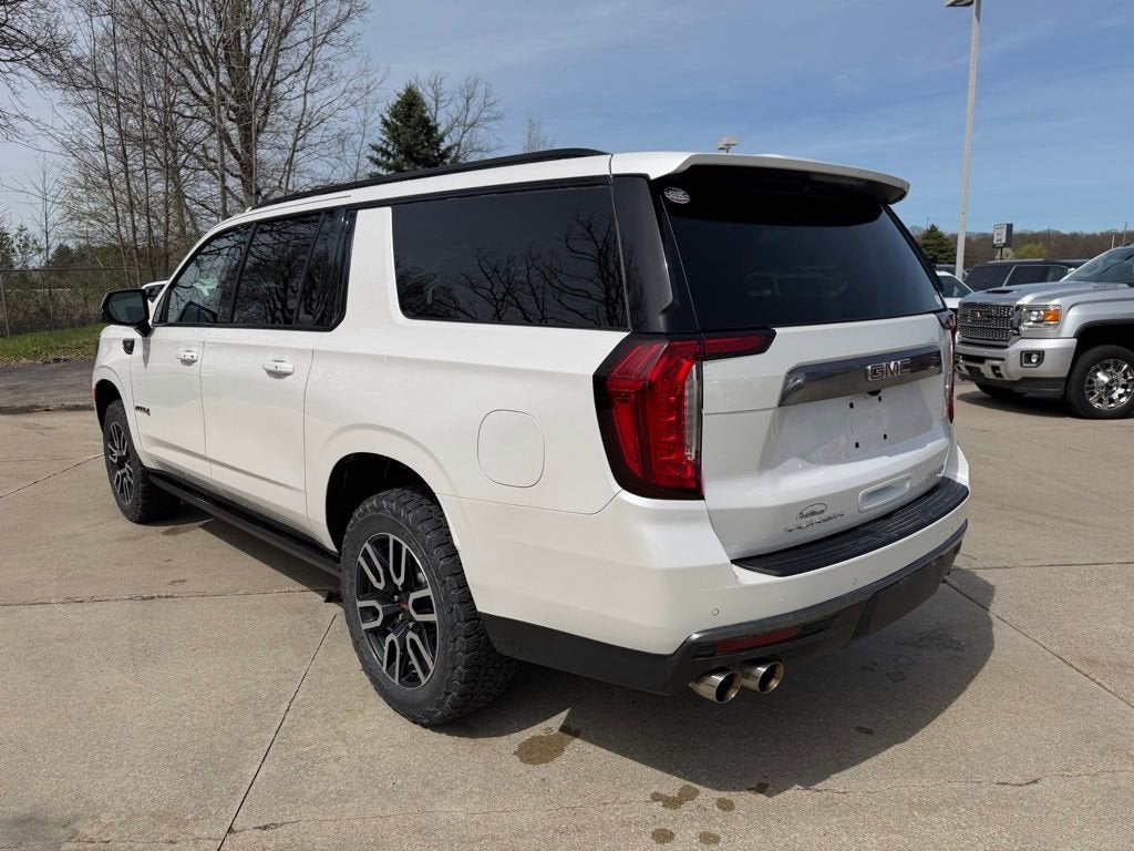 2022 GMC Yukon XL AT4