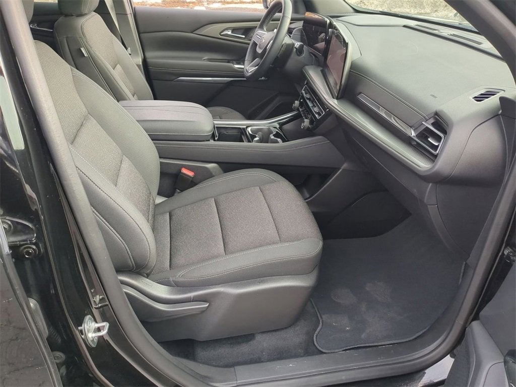 2024 Chevrolet Traverse LS