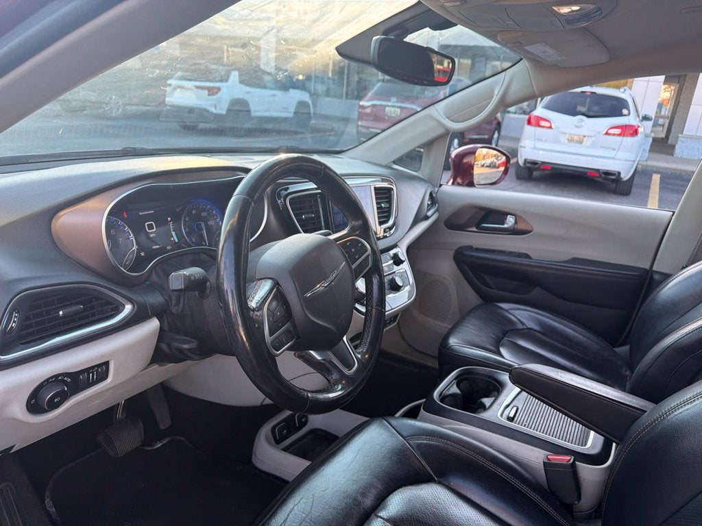 2017 Chrysler Pacifica Touring-L Plus