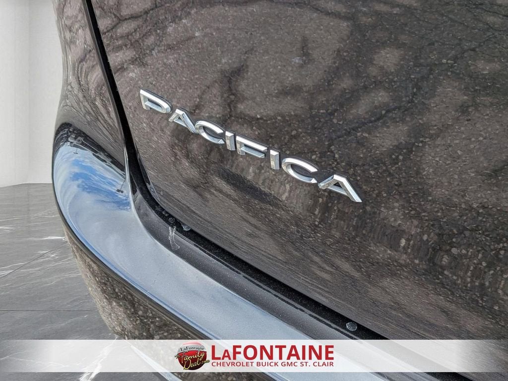 2022 Chrysler Pacifica Hybrid Touring L