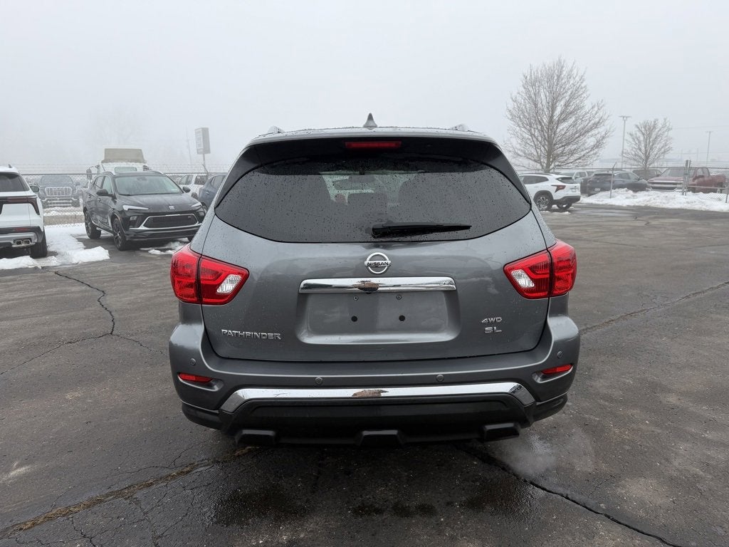 2020 Nissan Pathfinder SL