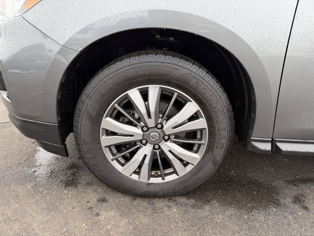 2020 Nissan Pathfinder SL